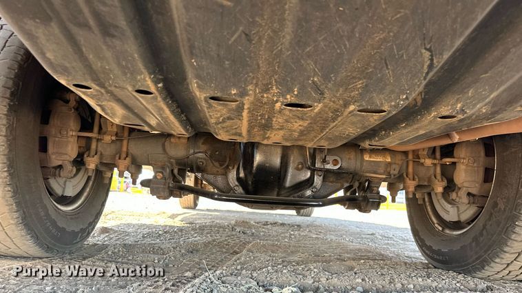 image for item EJ8991 2017 Ford  F350 Super Duty  flatbed pickup truck