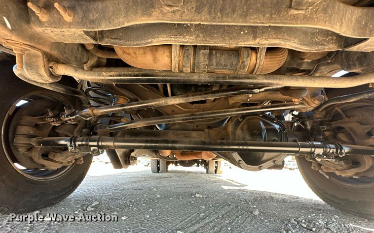 image for item EJ8991 2017 Ford  F350 Super Duty  flatbed pickup truck