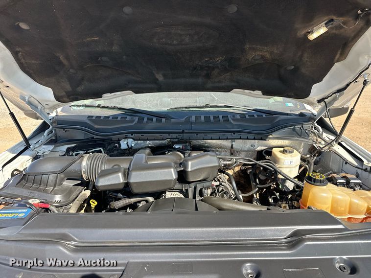 image for item EJ8991 2017 Ford  F350 Super Duty  flatbed pickup truck