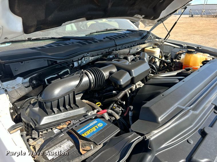 image for item EJ8991 2017 Ford  F350 Super Duty  flatbed pickup truck