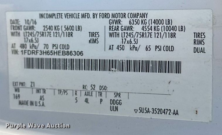 image for item EJ8991 2017 Ford  F350 Super Duty  flatbed pickup truck