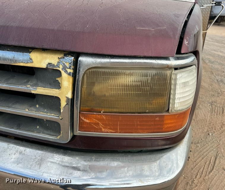 image for item EK0002 1994 Ford F450 Super Duty utility / service truck