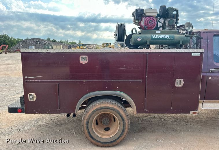 image for item EK0002 1994 Ford F450 Super Duty utility / service truck