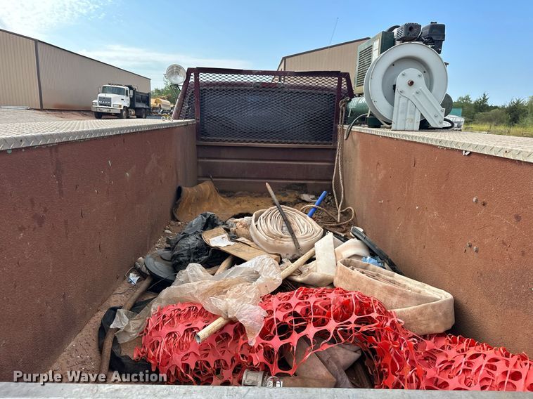 image for item EK0002 1994 Ford F450 Super Duty utility / service truck