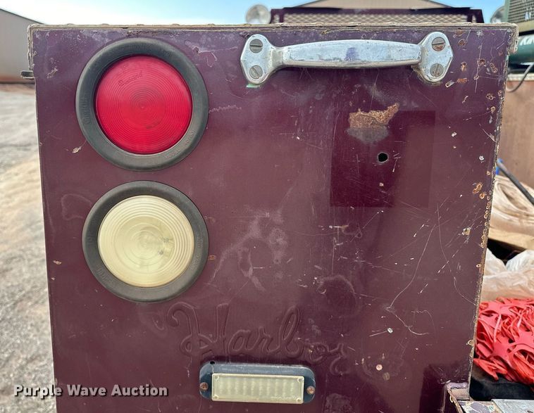 image for item EK0002 1994 Ford F450 Super Duty utility / service truck