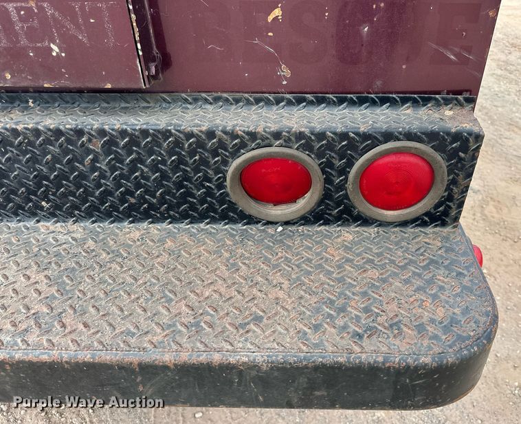 image for item EK0002 1994 Ford F450 Super Duty utility / service truck