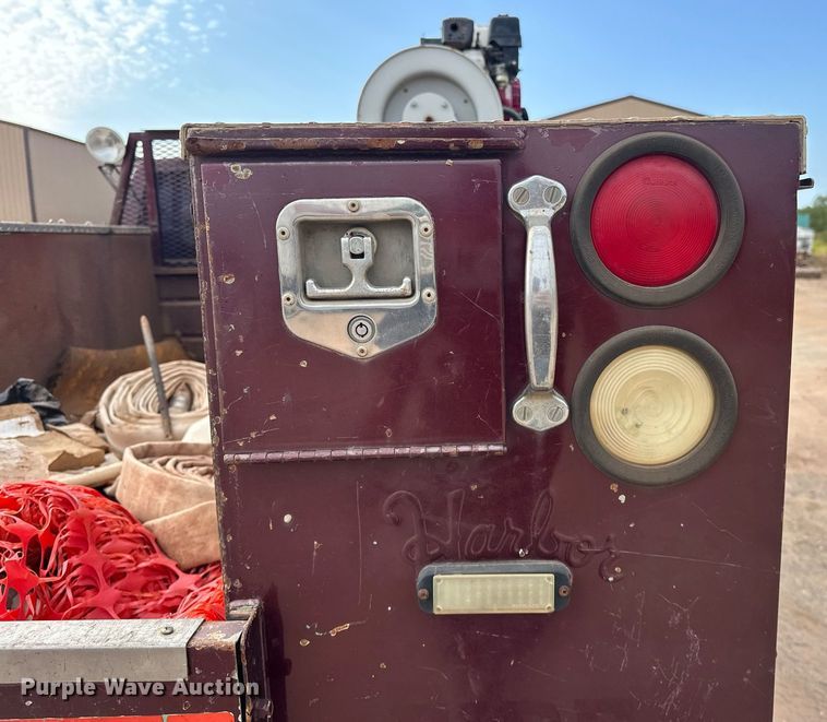 image for item EK0002 1994 Ford F450 Super Duty utility / service truck