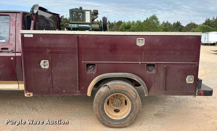 image for item EK0002 1994 Ford F450 Super Duty utility / service truck