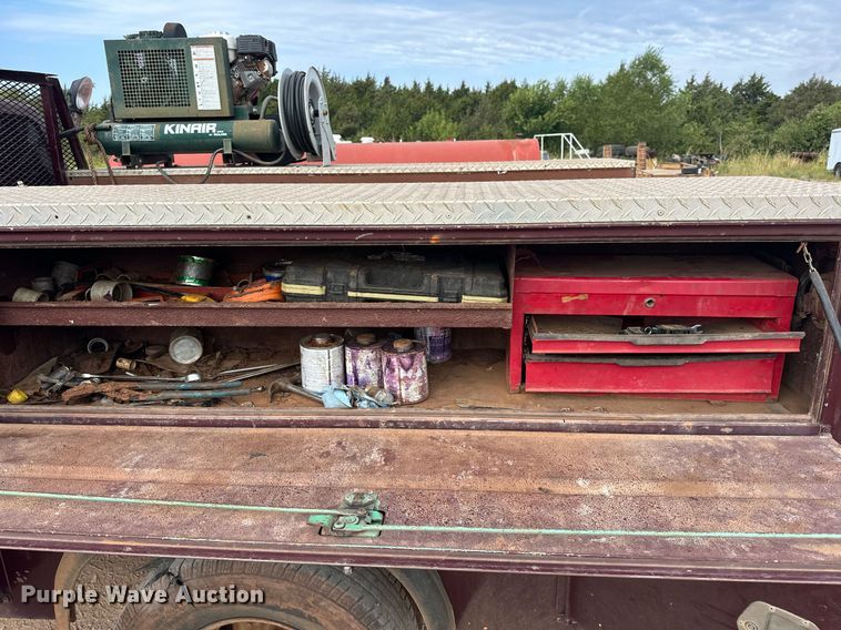 image for item EK0002 1994 Ford F450 Super Duty utility / service truck