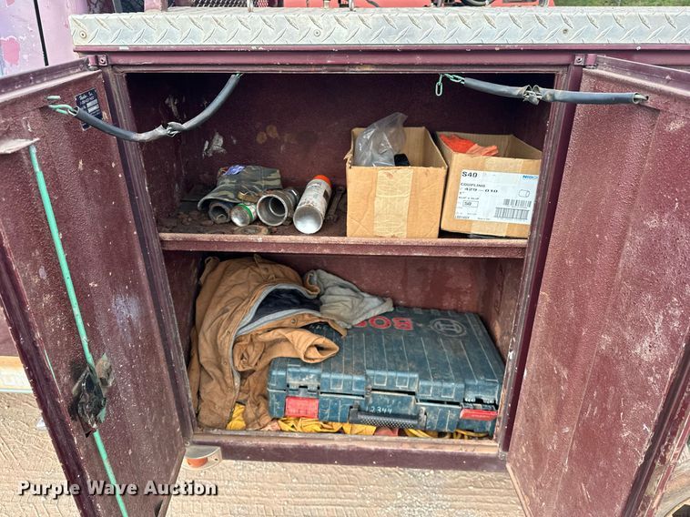 image for item EK0002 1994 Ford F450 Super Duty utility / service truck