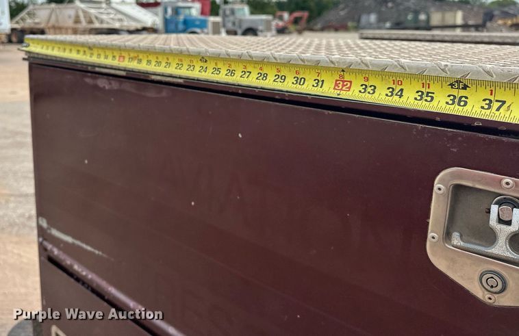 image for item EK0002 1994 Ford F450 Super Duty utility / service truck