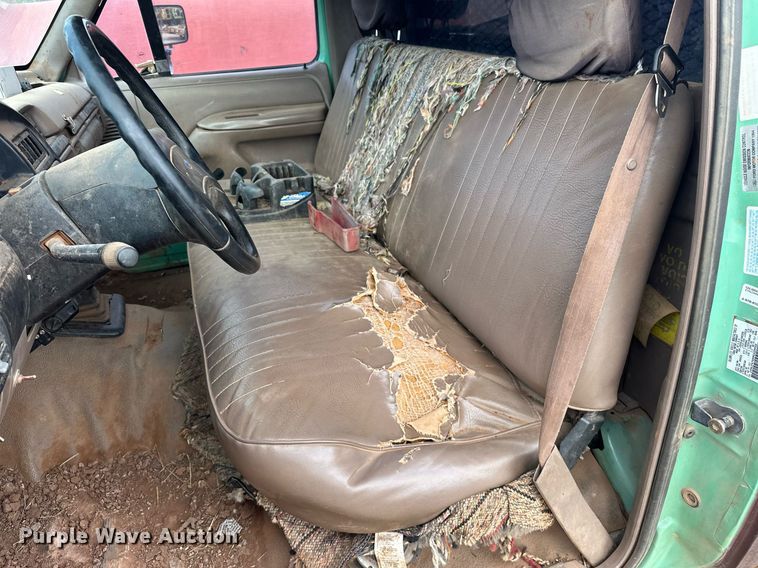 image for item EK0002 1994 Ford F450 Super Duty utility / service truck