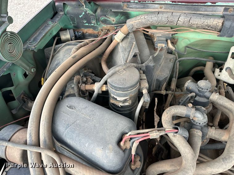 image for item EK0002 1994 Ford F450 Super Duty utility / service truck