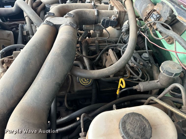 image for item EK0002 1994 Ford F450 Super Duty utility / service truck