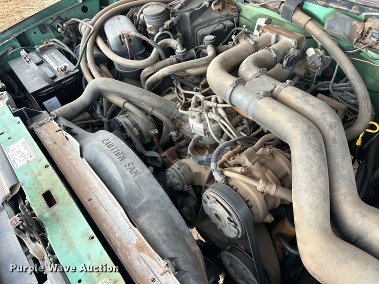 image for item EK0002 1994 Ford F450 Super Duty utility / service truck