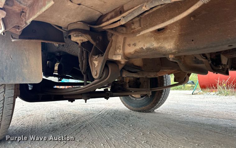 image for item EK0002 1994 Ford F450 Super Duty utility / service truck