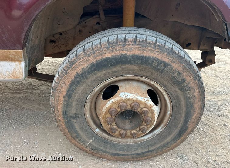 image for item EK0002 1994 Ford F450 Super Duty utility / service truck