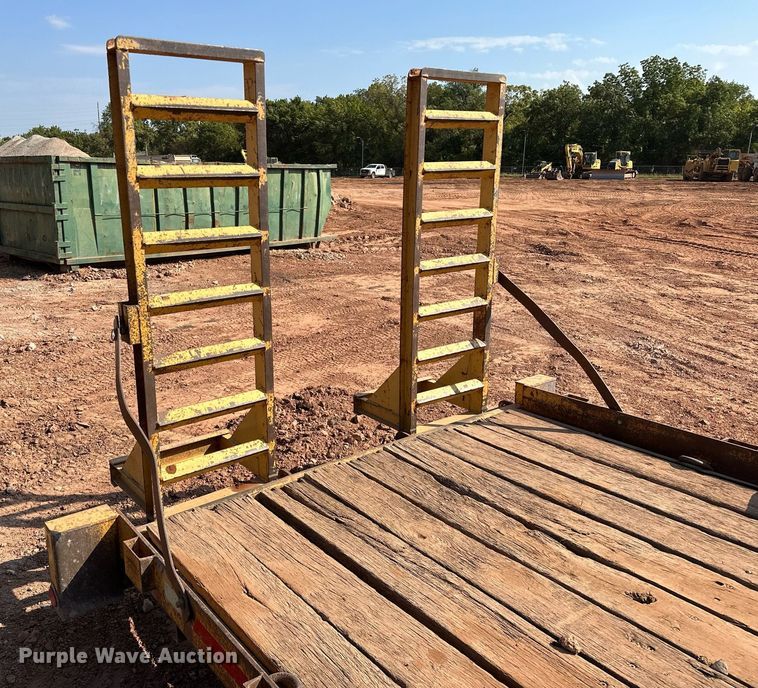 image for item EK0007 2010 Lucon utility trailer