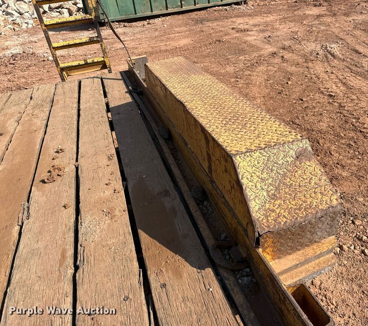 image for item EK0007 2010 Lucon utility trailer