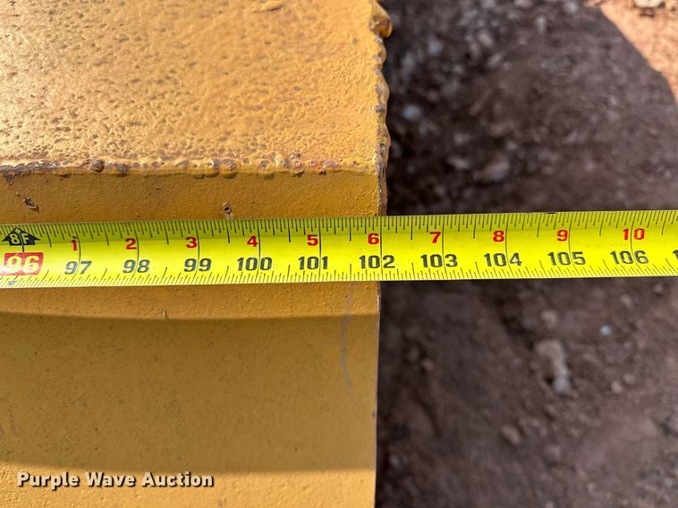 image for item EK0007 2010 Lucon utility trailer