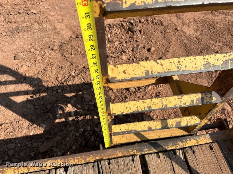 image for item EK0007 2010 Lucon utility trailer