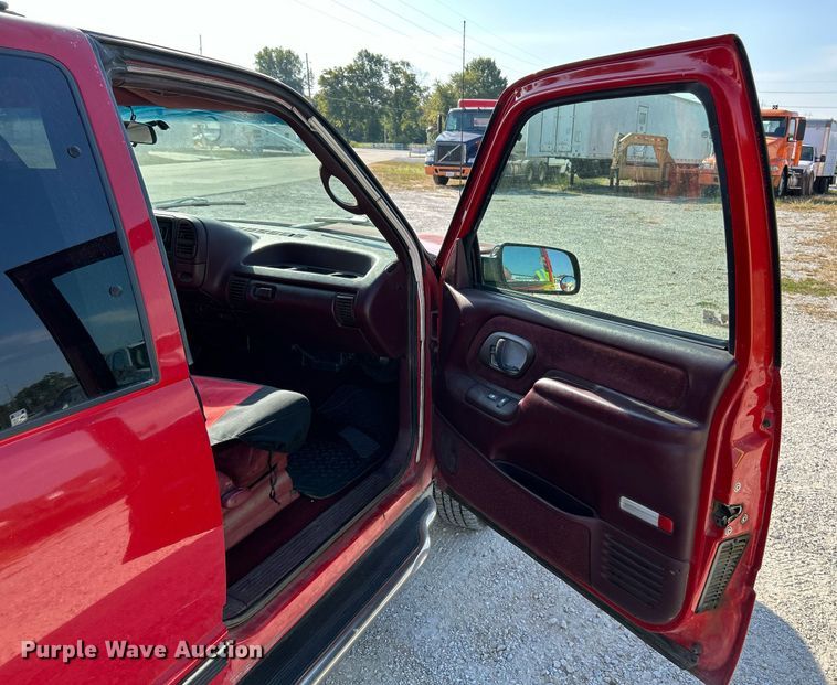 image for item EK3401 1996 Chevrolet  K1500 Ext. Cab pickup truck