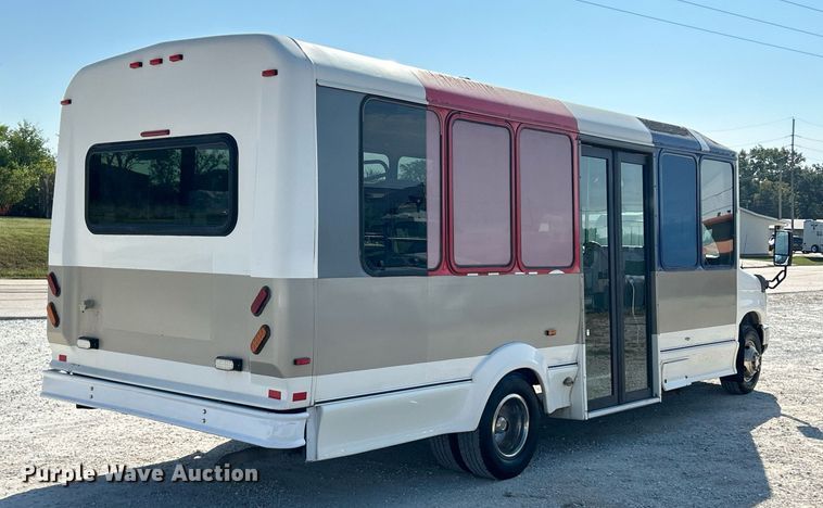 image for item EK3403 2012 El Dorado 250 Aerotech shuttle bus