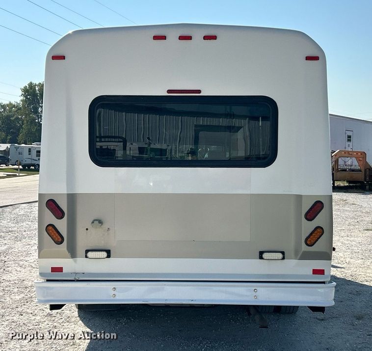 image for item EK3403 2012 El Dorado 250 Aerotech shuttle bus