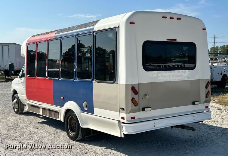 image for item EK3403 2012 El Dorado 250 Aerotech shuttle bus
