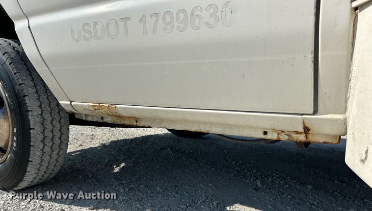 image for item EK3403 2012 El Dorado 250 Aerotech shuttle bus