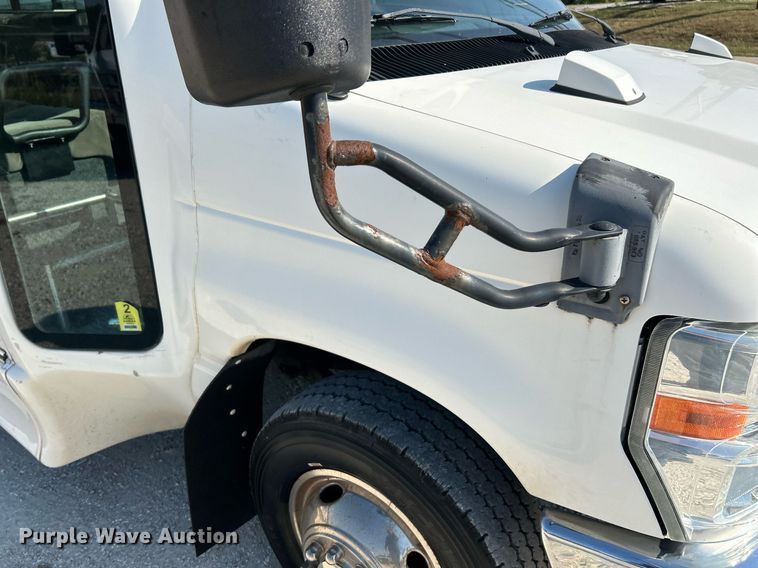 image for item EK3403 2012 El Dorado 250 Aerotech shuttle bus