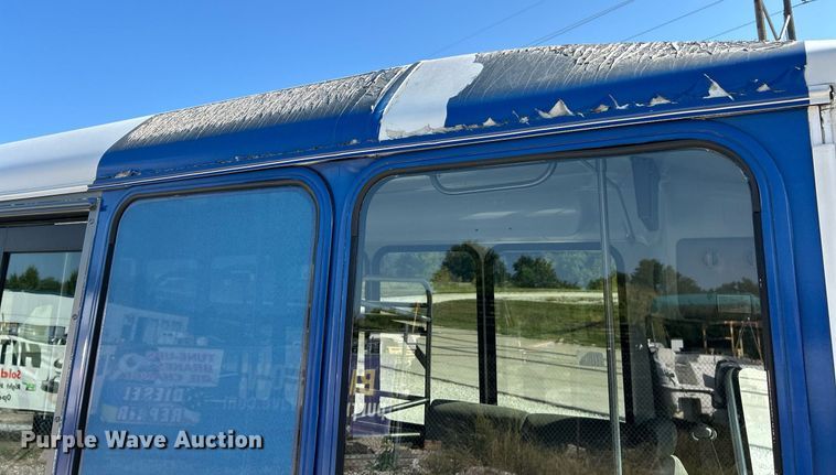 image for item EK3403 2012 El Dorado 250 Aerotech shuttle bus