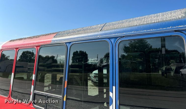 image for item EK3403 2012 El Dorado 250 Aerotech shuttle bus