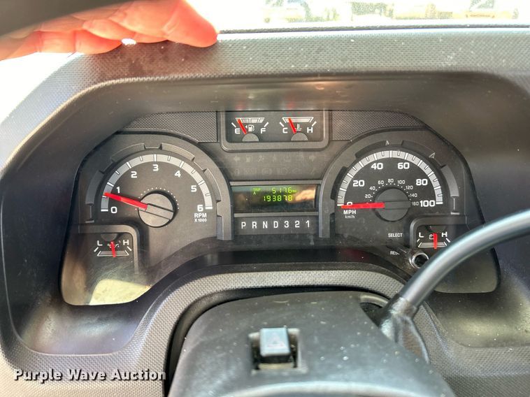 image for item EK3403 2012 El Dorado 250 Aerotech shuttle bus