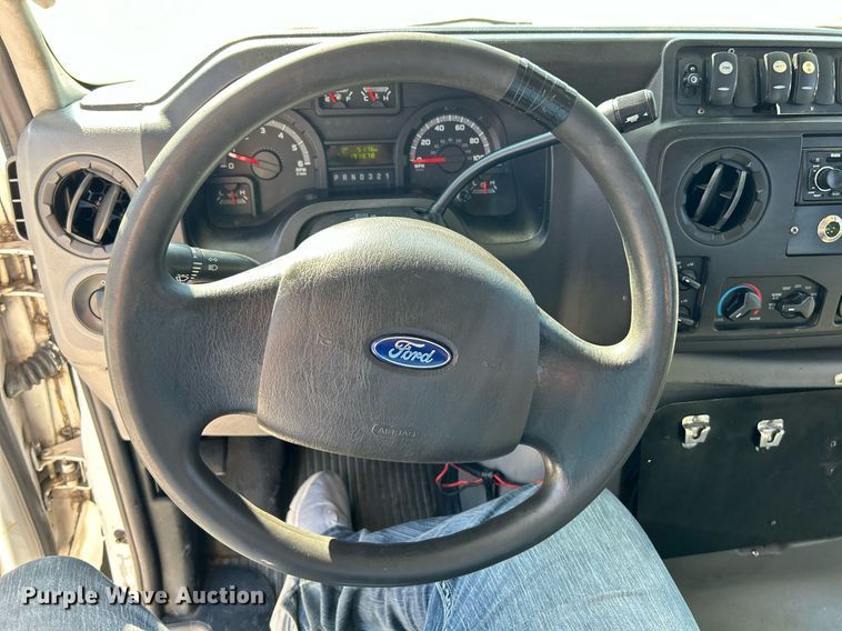 image for item EK3403 2012 El Dorado 250 Aerotech shuttle bus