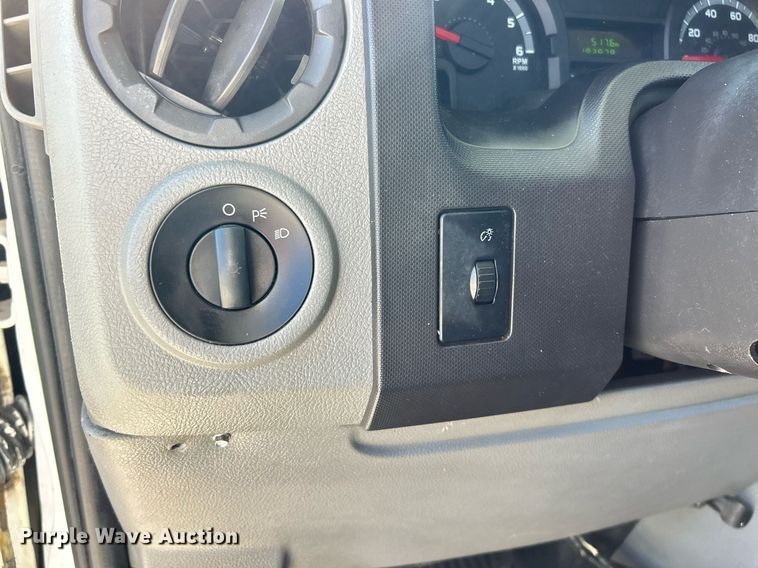 image for item EK3403 2012 El Dorado 250 Aerotech shuttle bus