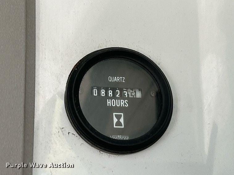 image for item EK3403 2012 El Dorado 250 Aerotech shuttle bus