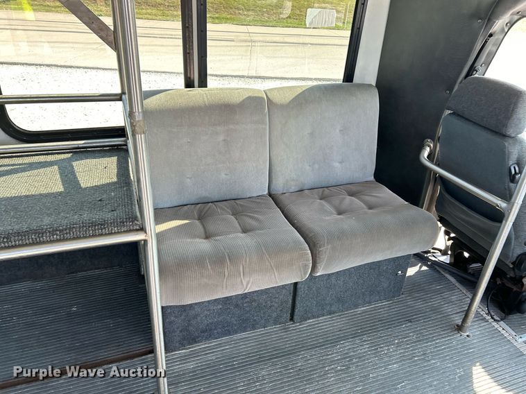 image for item EK3403 2012 El Dorado 250 Aerotech shuttle bus