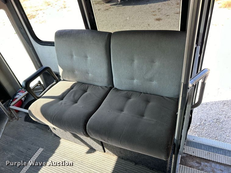 image for item EK3403 2012 El Dorado 250 Aerotech shuttle bus