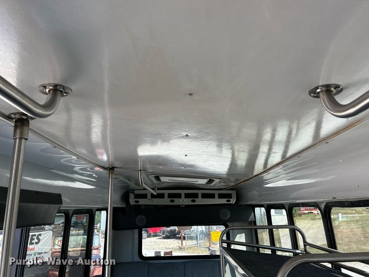 image for item EK3403 2012 El Dorado 250 Aerotech shuttle bus