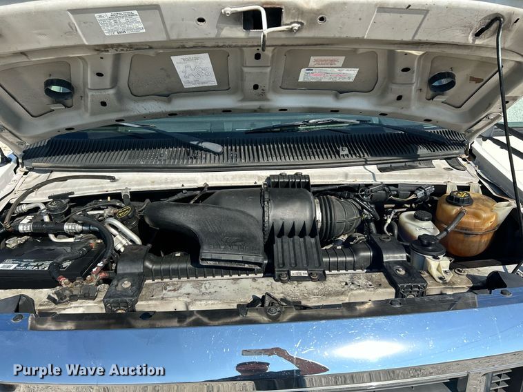 image for item EK3403 2012 El Dorado 250 Aerotech shuttle bus