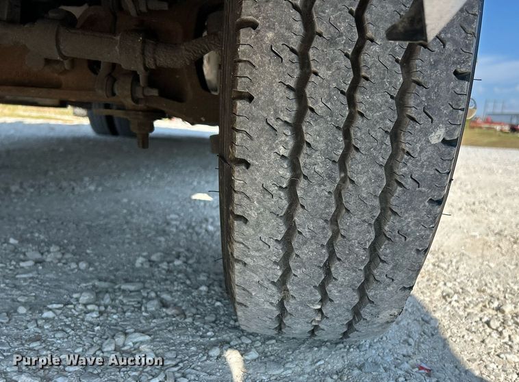 image for item EK3403 2012 El Dorado 250 Aerotech shuttle bus