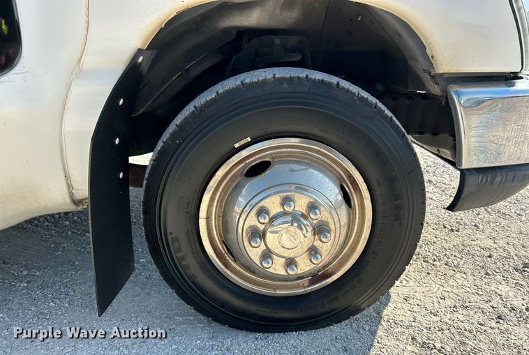 image for item EK3403 2012 El Dorado 250 Aerotech shuttle bus