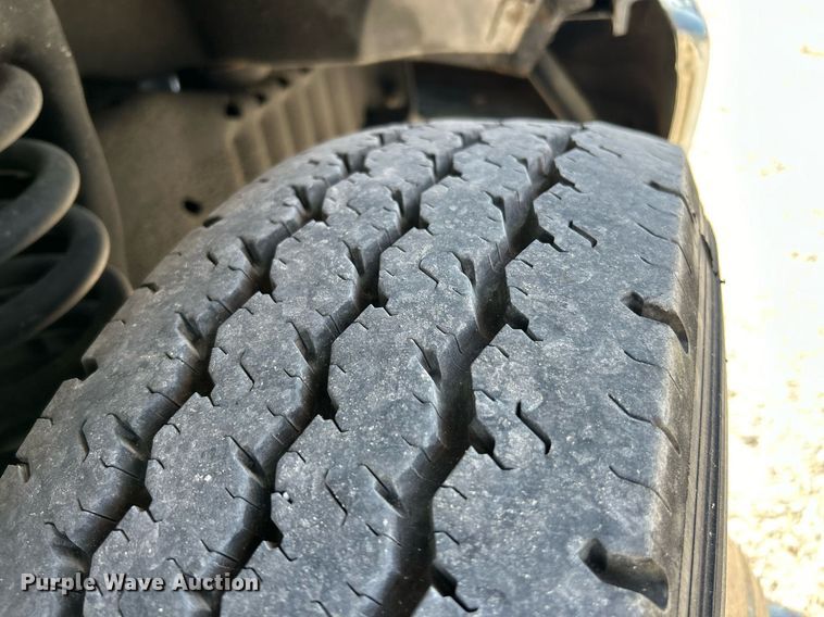 image for item EK3403 2012 El Dorado 250 Aerotech shuttle bus