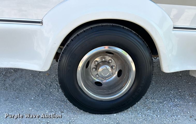 image for item EK3403 2012 El Dorado 250 Aerotech shuttle bus