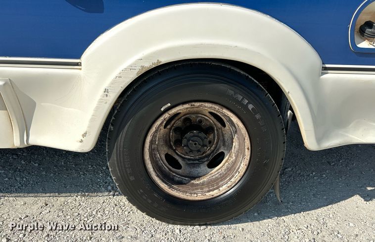 image for item EK3403 2012 El Dorado 250 Aerotech shuttle bus