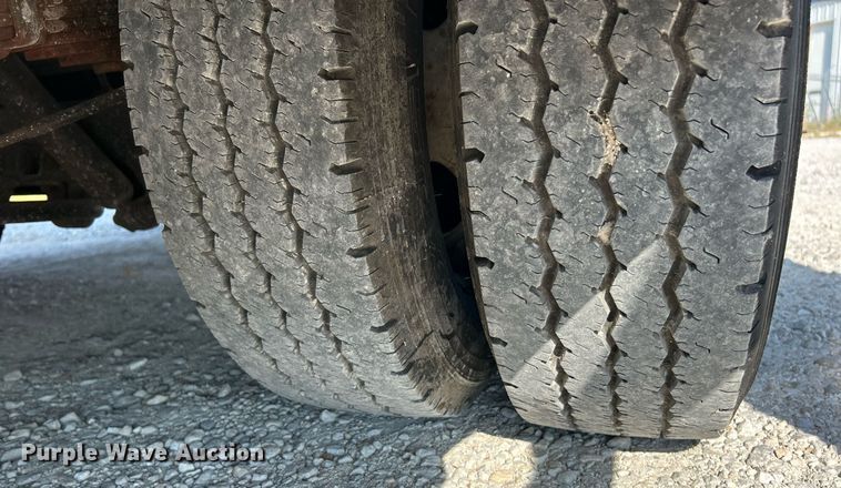 image for item EK3403 2012 El Dorado 250 Aerotech shuttle bus