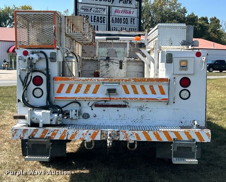 image for item EK3405 2016 Ford F550 XL Super Duty utility / service truck