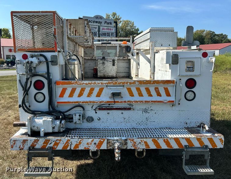 image for item EK3405 2016 Ford F550 XL Super Duty utility / service truck