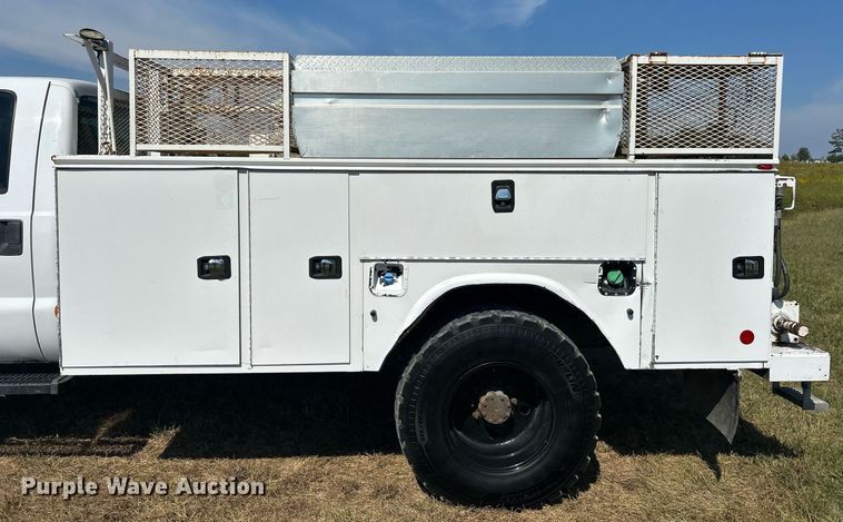 image for item EK3405 2016 Ford F550 XL Super Duty utility / service truck